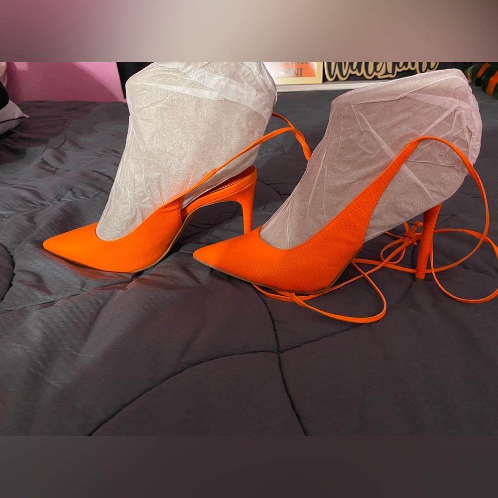 Jennifer Lopez Orange Slingback Heels